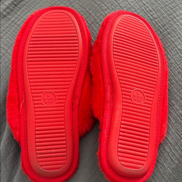 Target Slippers - W9/10 - Picture 2 of 3